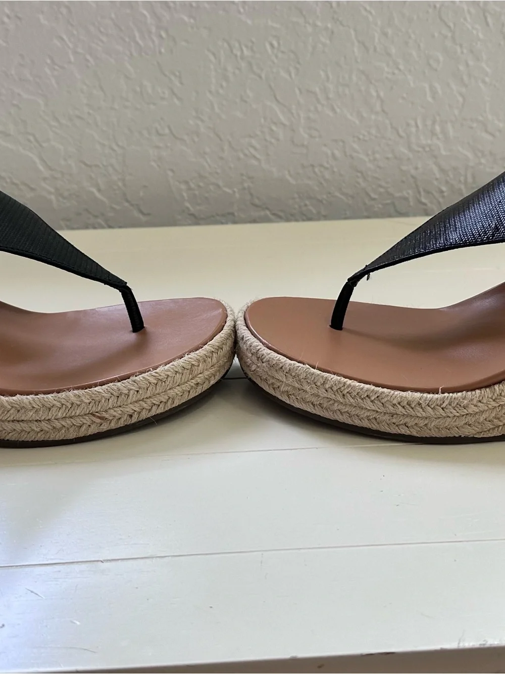 Vionic Solano Kirra Wedge Thong Sandals Sz 8.5 NWOT